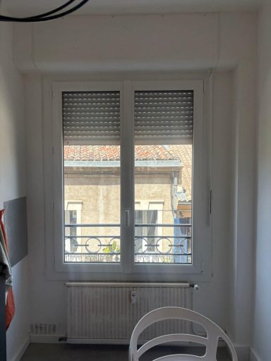 menuiseries PVC BLANC et volet roulant dans coffre bois